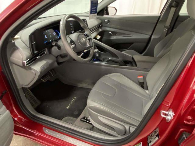 Hyundai Elantra  2025