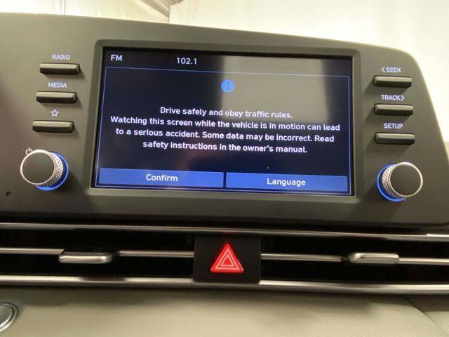 Hyundai Elantra  2025