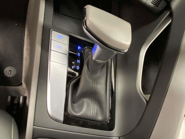 Hyundai Elantra  2025