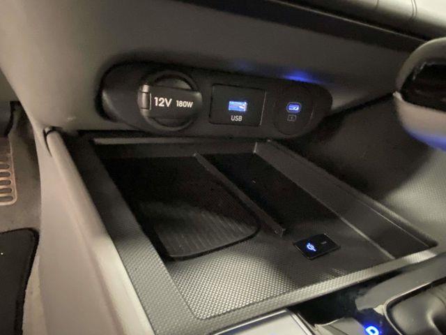 Hyundai Elantra  2025