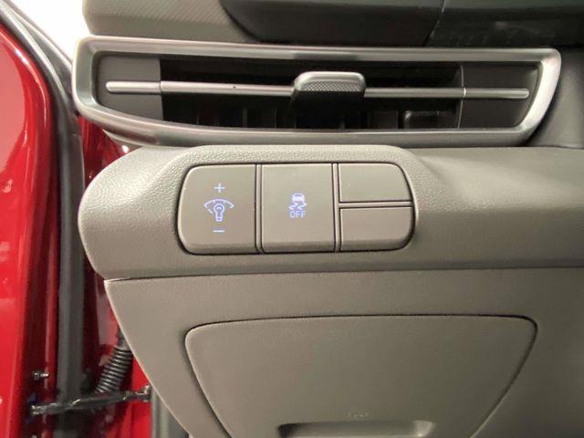 Hyundai Elantra  2025