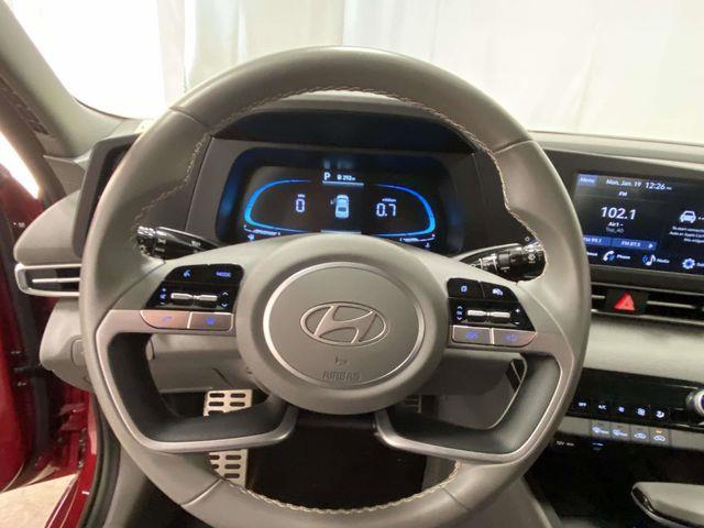 Hyundai Elantra  2025