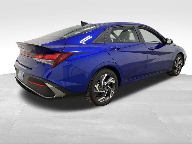 Hyundai Elantra  2025