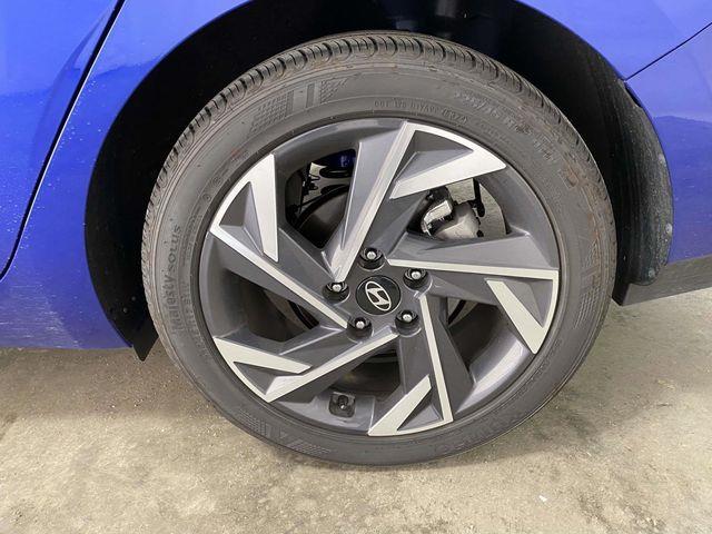 Hyundai Elantra  2025