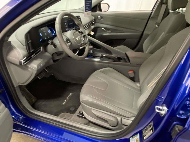 Hyundai Elantra  2025