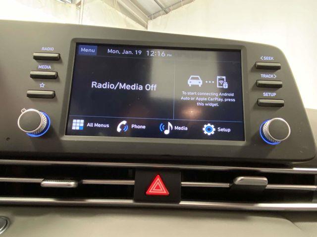 Hyundai Elantra  2025