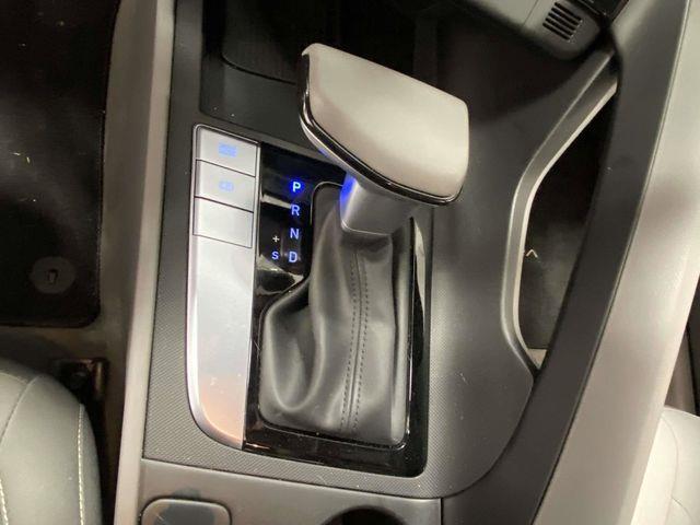 Hyundai Elantra  2025