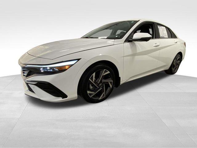 Hyundai Elantra  2024