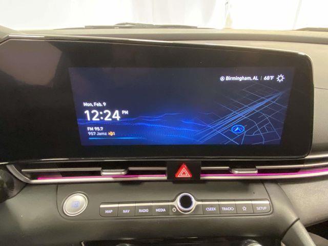 Hyundai Elantra  2024