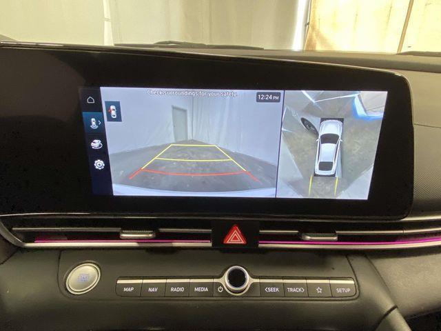 Hyundai Elantra  2024