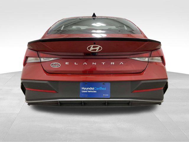 Hyundai Elantra  2025
