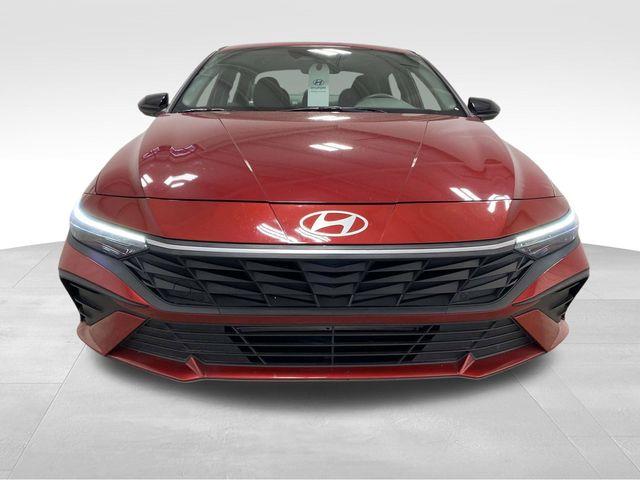 Hyundai Elantra  2025