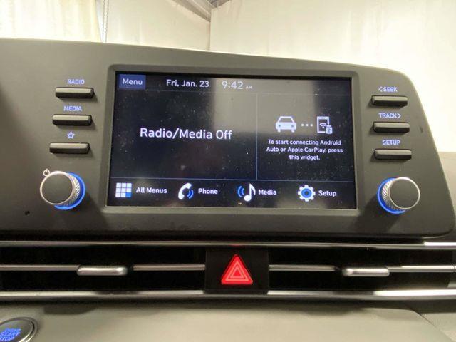 Hyundai Elantra  2025