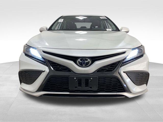 Toyota Camry  2021