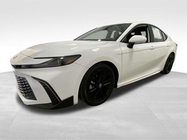 Toyota Camry Hybrid  2025