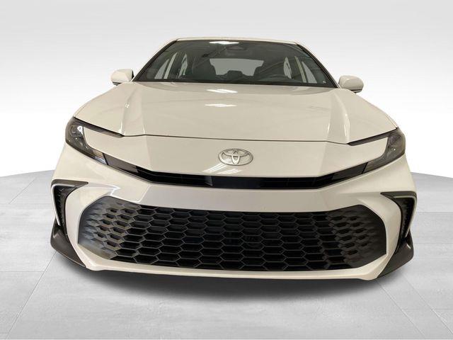 Toyota Camry Hybrid  2025