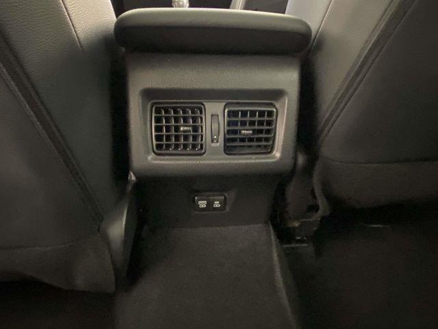 Toyota Camry Hybrid  2025