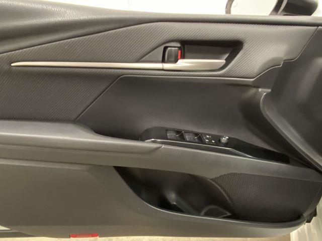 Toyota Camry Hybrid  2025