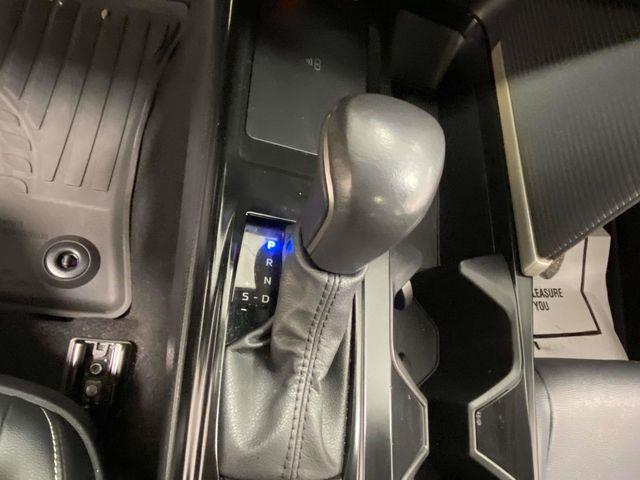 Toyota Camry Hybrid  2025