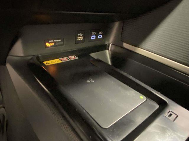 Toyota Camry Hybrid  2025