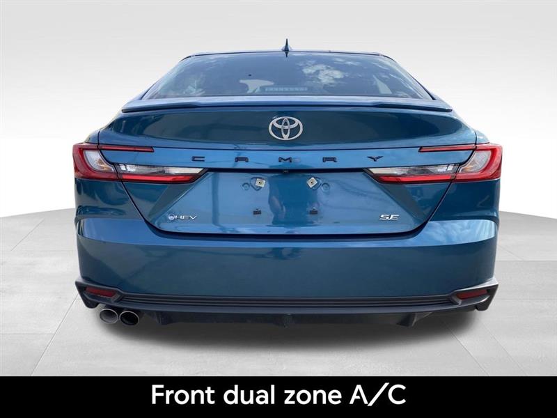 Toyota Camry Hybrid  2025