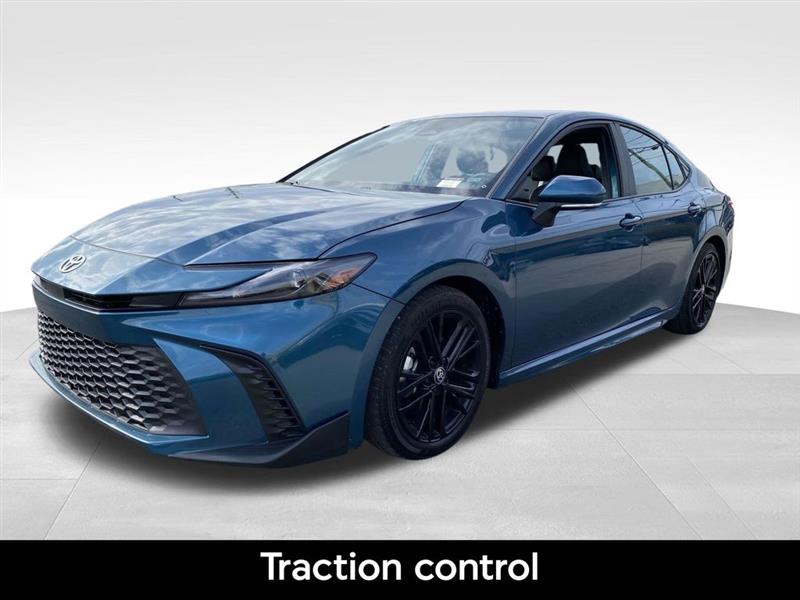 Toyota Camry Hybrid  2025