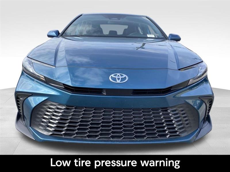 Toyota Camry Hybrid  2025