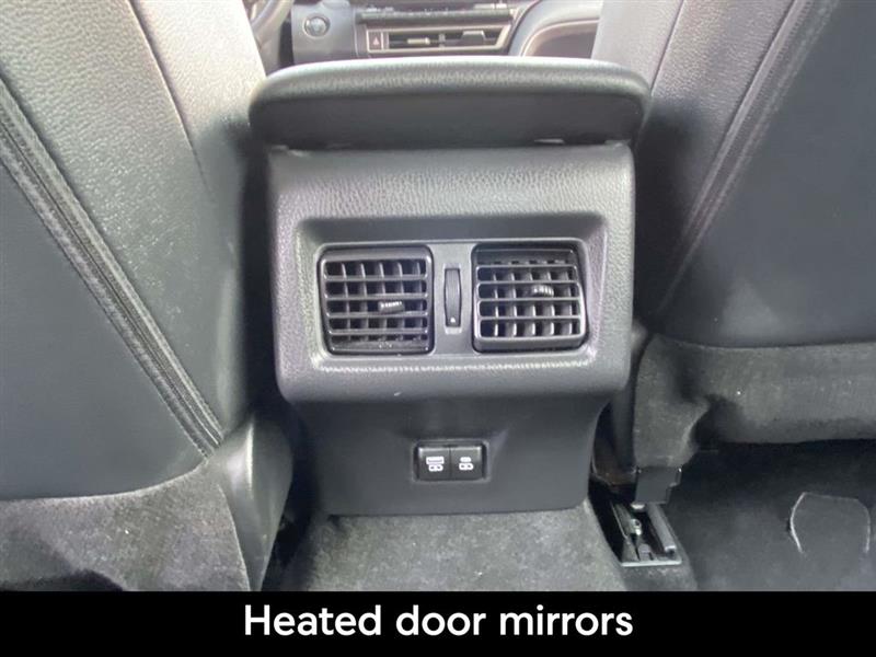 Toyota Camry Hybrid  2025