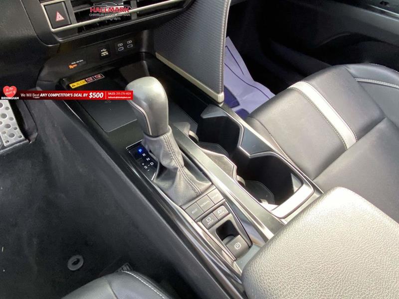 Toyota Camry Hybrid  2025