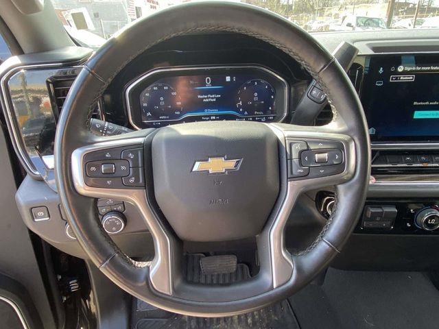 Chevrolet Silverado 1500  2025