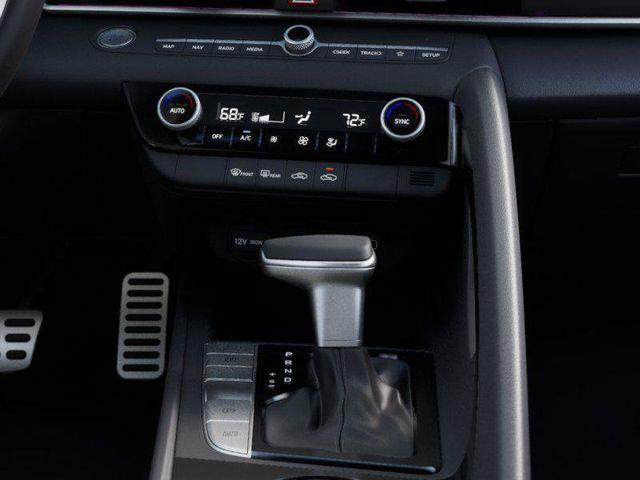 Hyundai Elantra Hybrid  2026