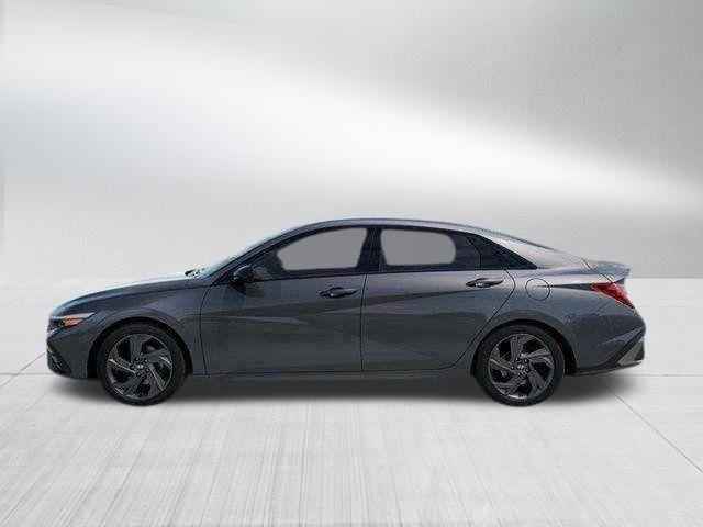 Hyundai Elantra Hybrid  2026
