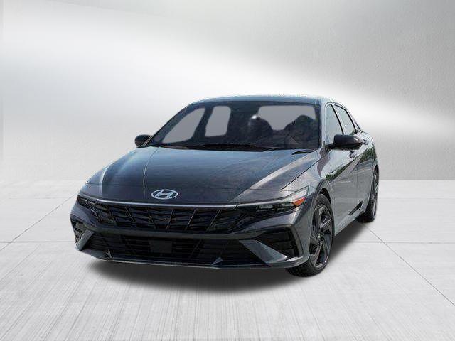 Hyundai Elantra Hybrid  2026