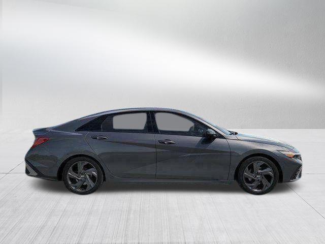 Hyundai Elantra Hybrid  2026