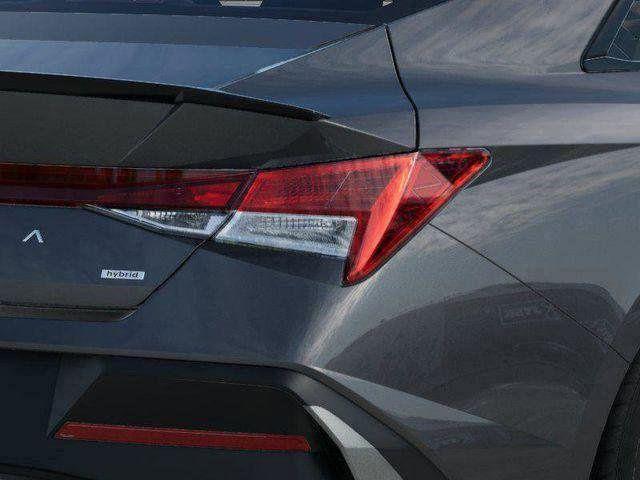 Hyundai Elantra Hybrid  2026