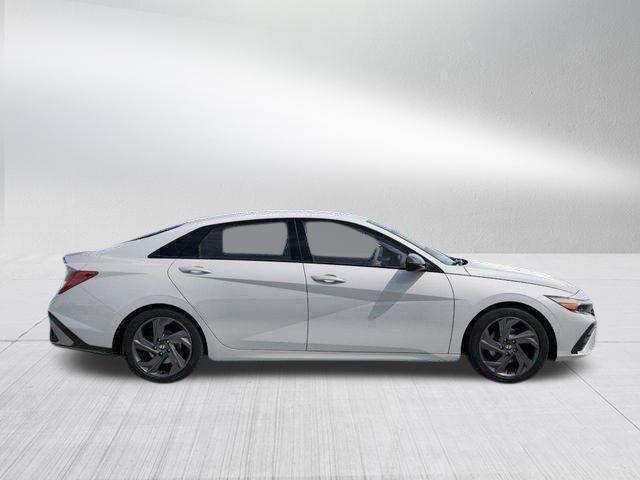 Hyundai Elantra  2026