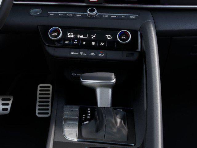 Hyundai Elantra Hybrid  2026