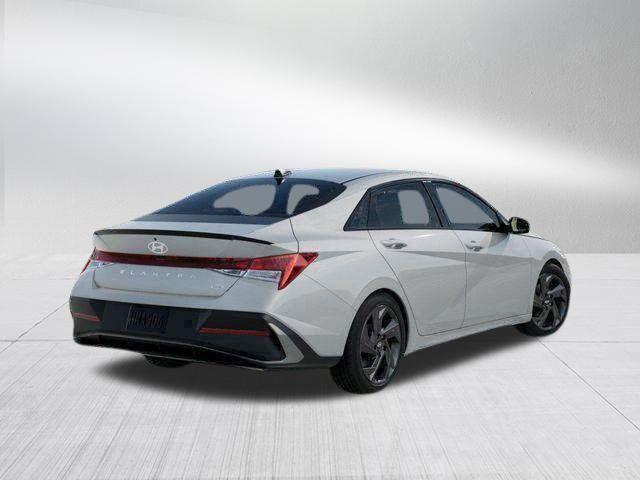 Hyundai Elantra Hybrid  2026