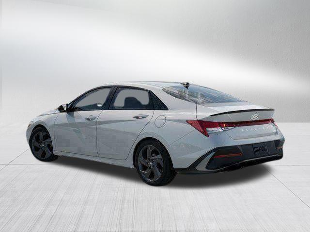 Hyundai Elantra Hybrid  2026