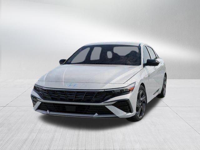 Hyundai Elantra Hybrid  2026