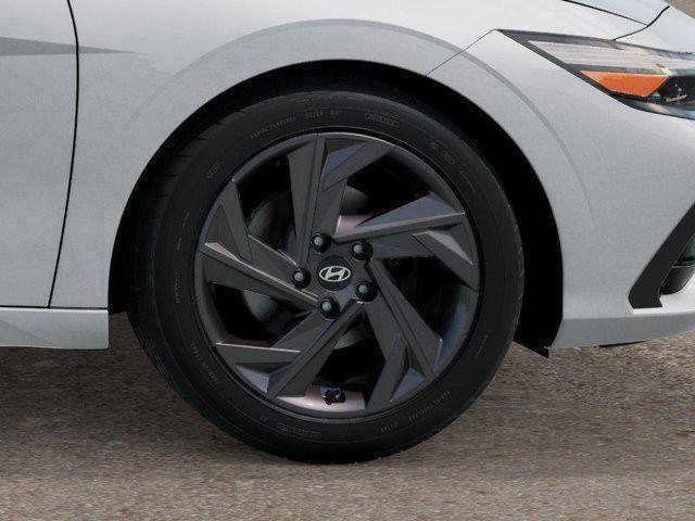 Hyundai Elantra Hybrid  2026