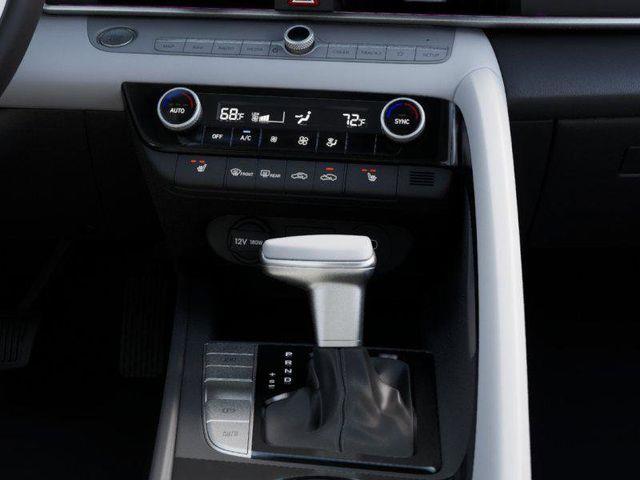 Hyundai Elantra  2026