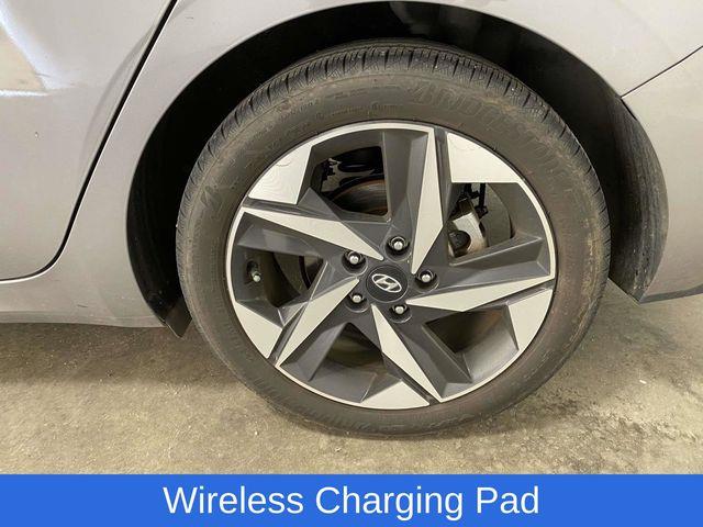 Hyundai Elantra  2023