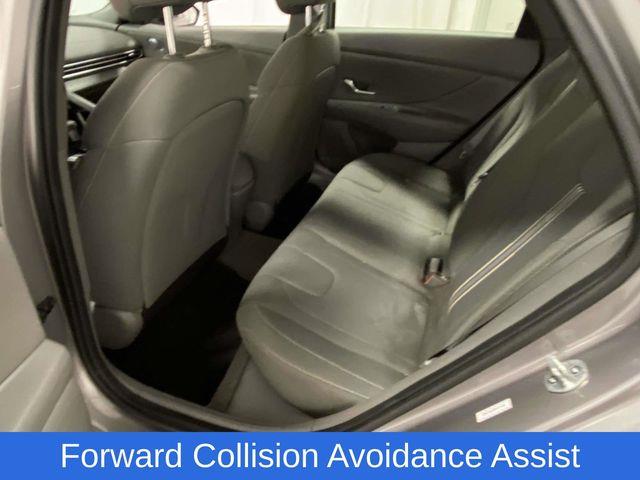 Hyundai Elantra  2023