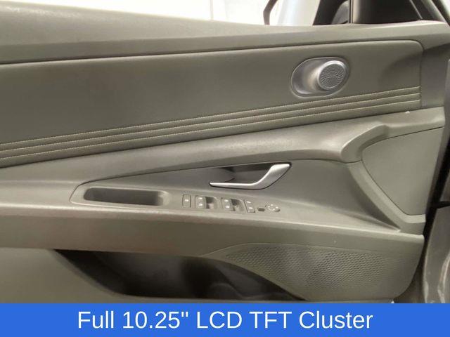 Hyundai Elantra  2023