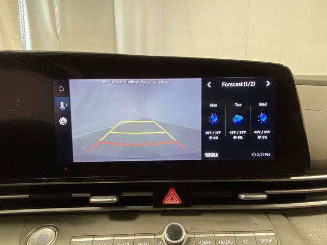 Hyundai Elantra  2023