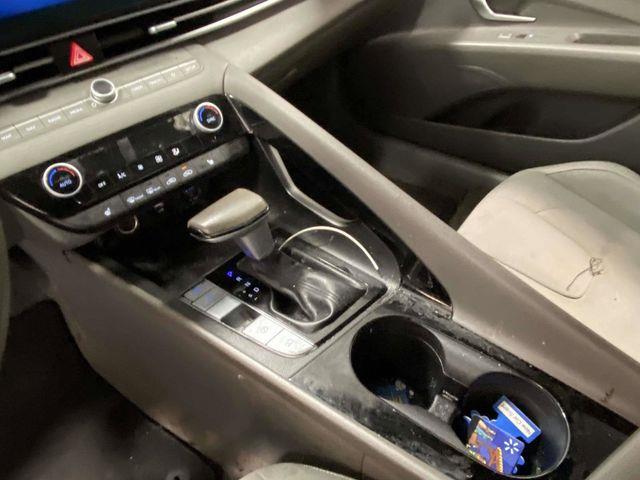 Hyundai Elantra  2023