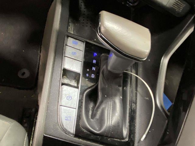 Hyundai Elantra  2023