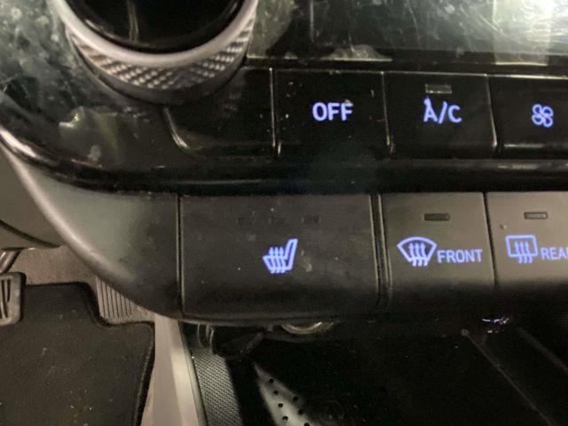 Hyundai Elantra  2023