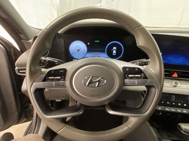 Hyundai Elantra  2023